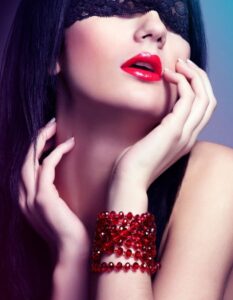 目隠しプレイのやり方やテクニックとは？アイマスクを付ける口説き方